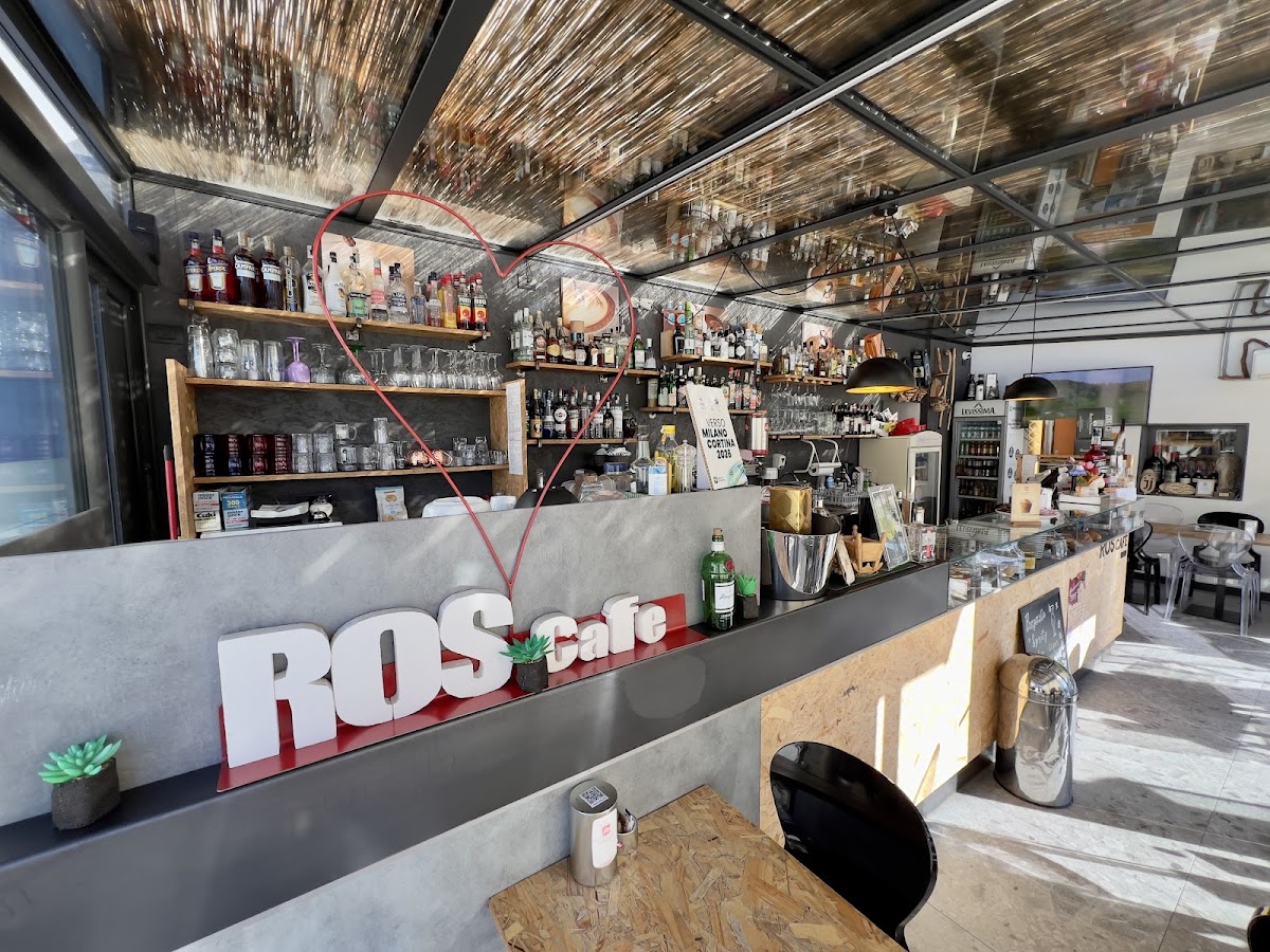 ROSCAFE COCKTAIL BAR - 2