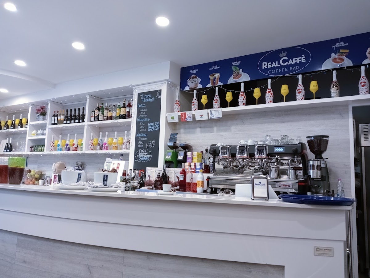 Real Caffe Coffee Bar - 4
