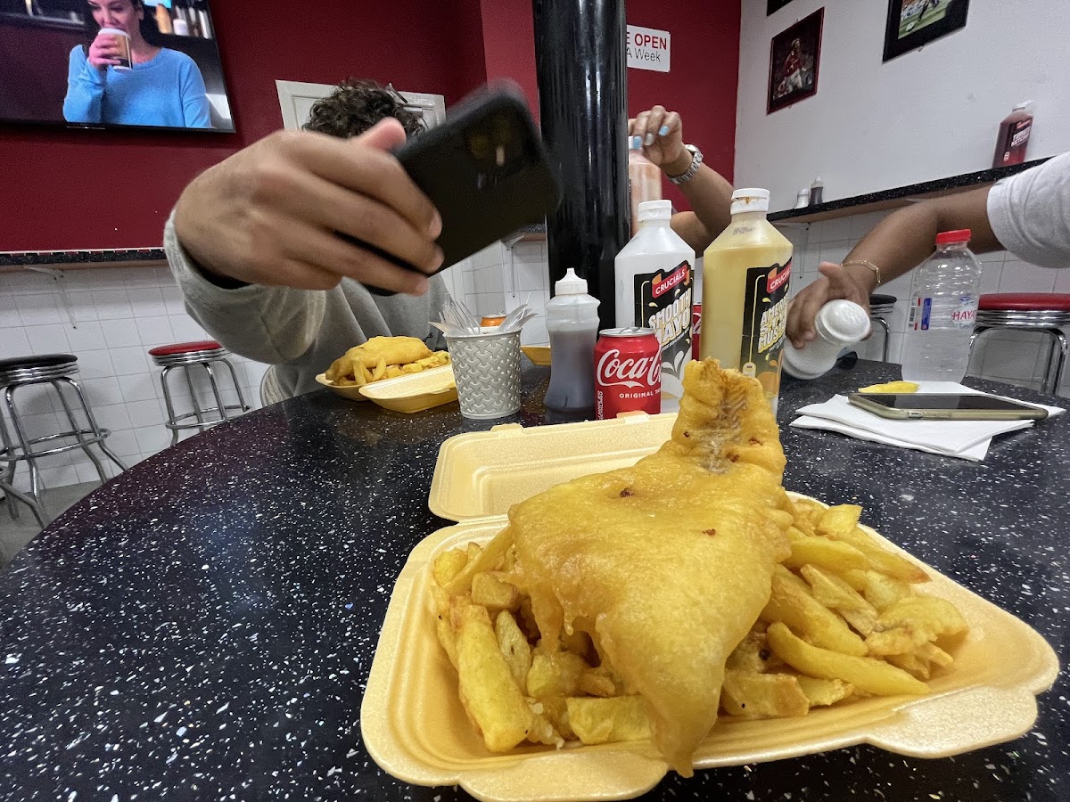 United Cafe, Bar & Off Licence - 5