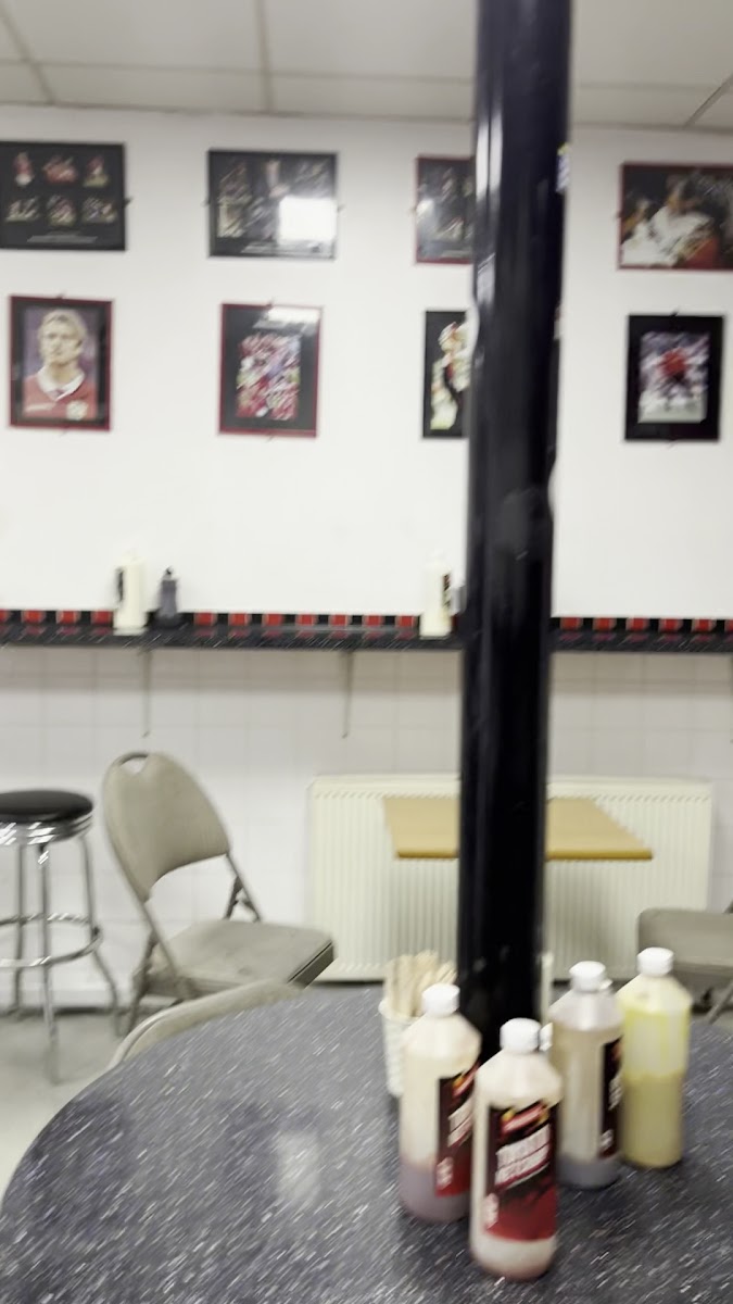 United Cafe, Bar & Off Licence - 9
