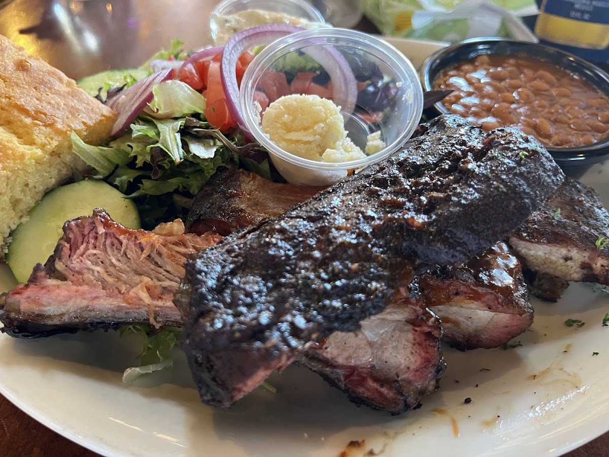 Sonney's BBQ Shack Bar & Grill - 4