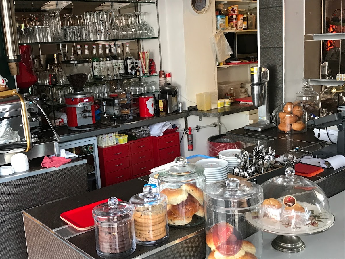 Hartis Cafe