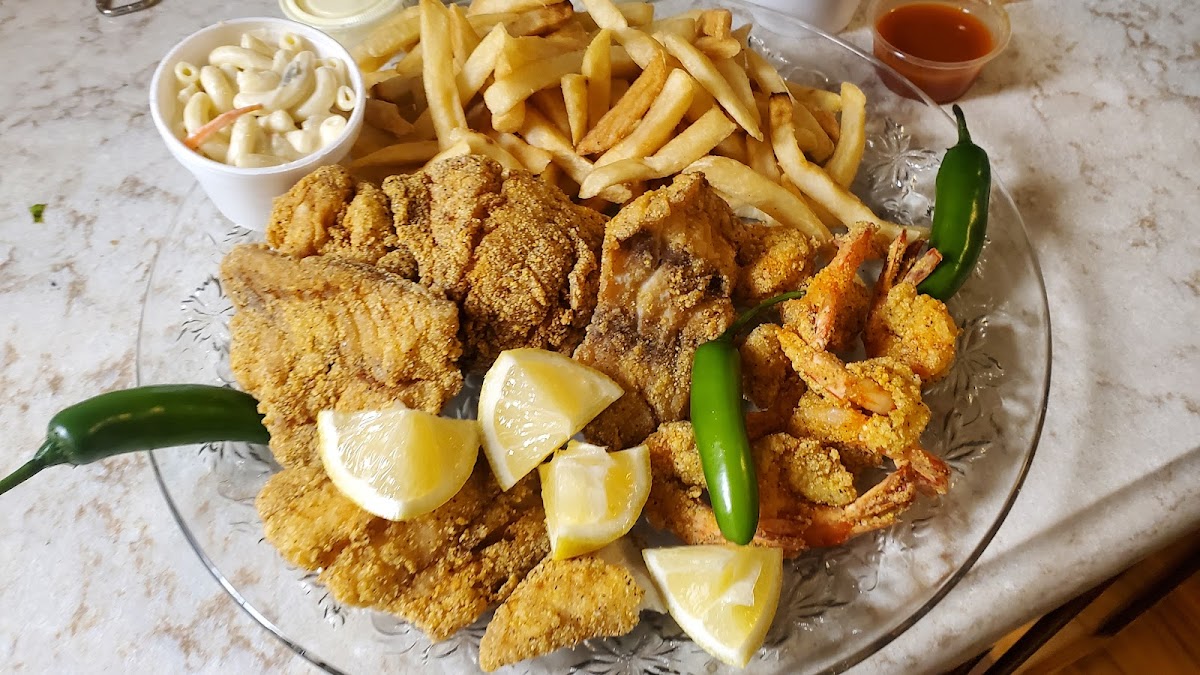Family Fish Market - 3