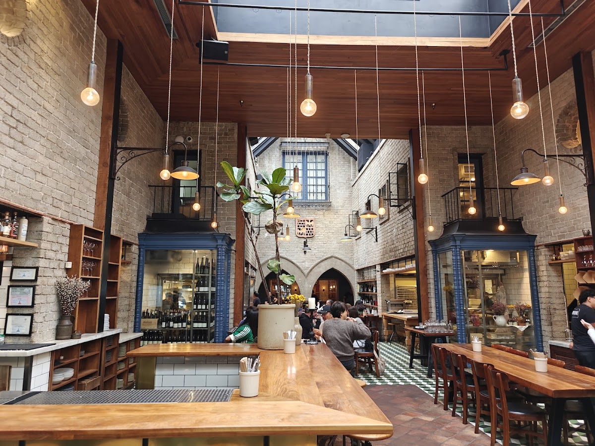 République Café Bakery & République Restaurant - 3