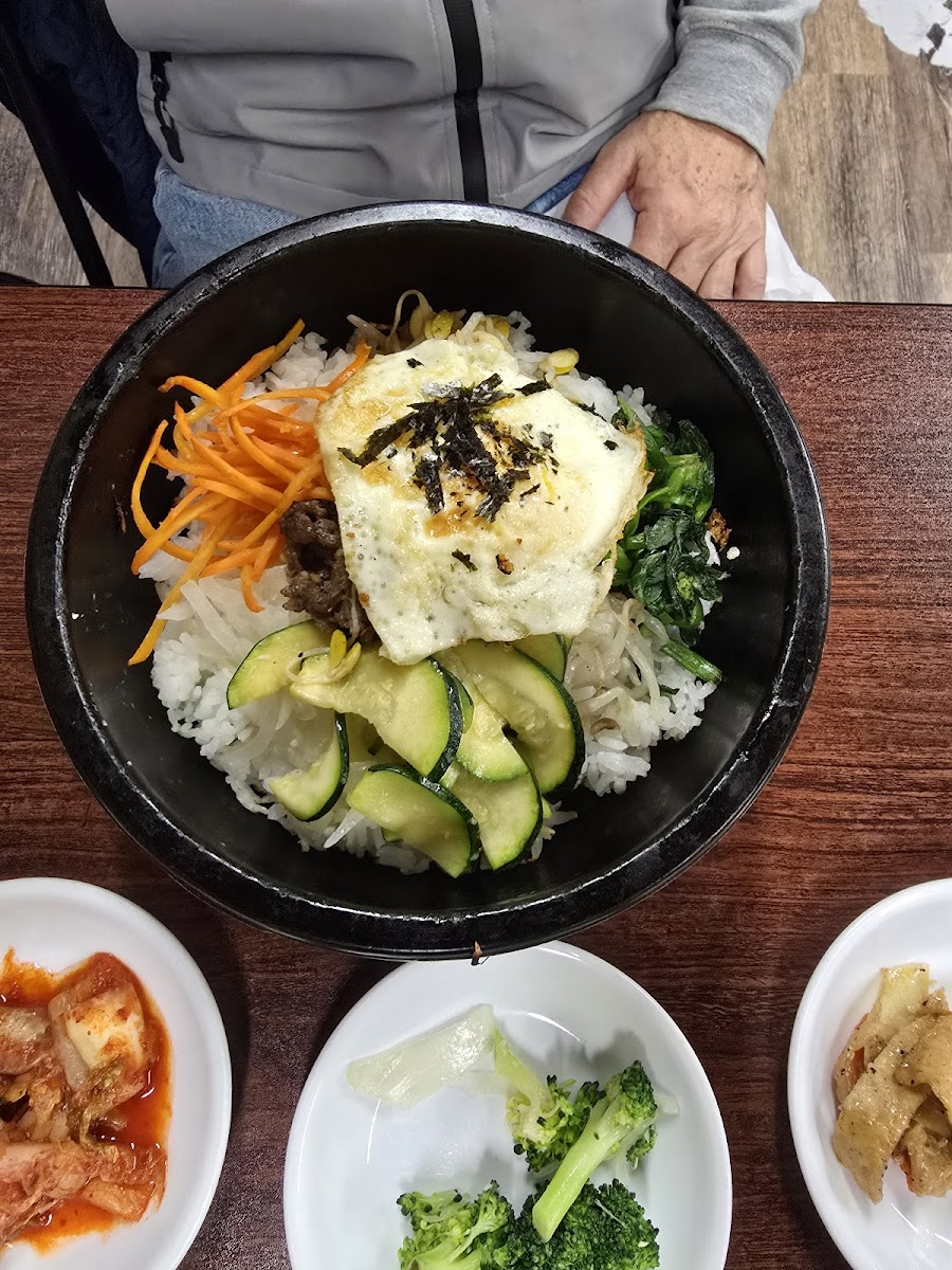 Always Spring Restaurant - 7