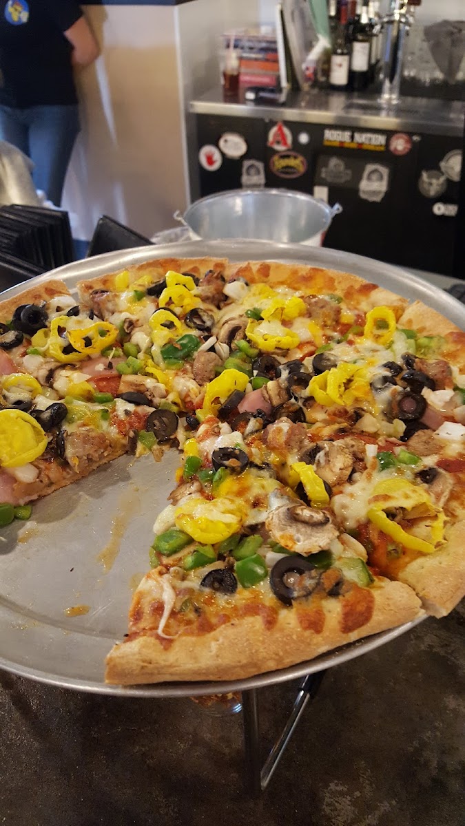 Flingers Pizza Pub - 5