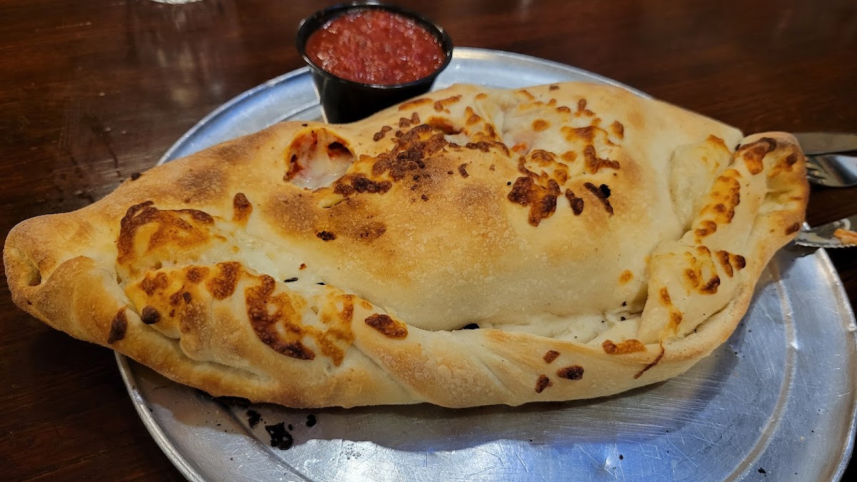Zano's Family Italian & Pizzeria - 5