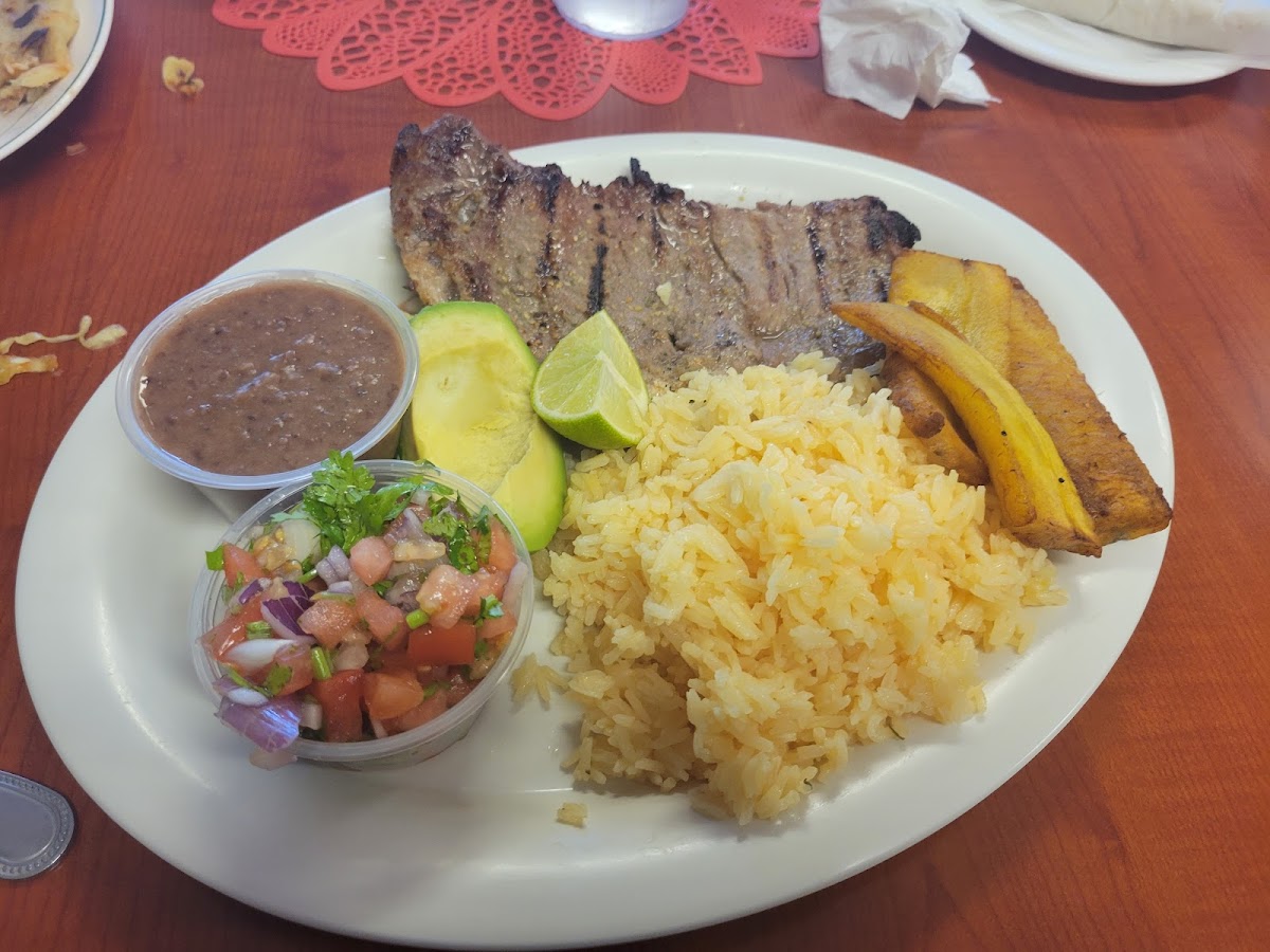 Victoria Latina Restaurant - 7