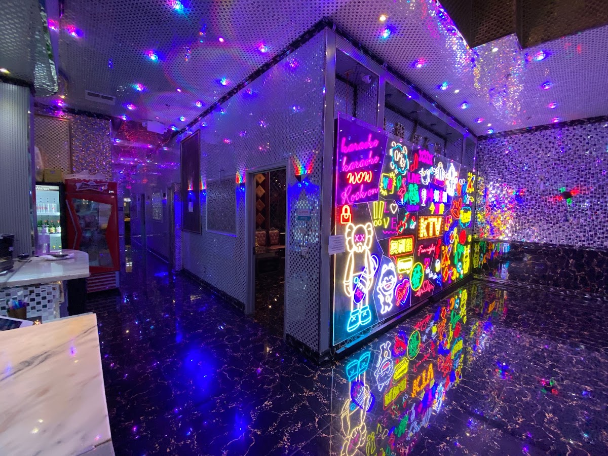 Golden Lounge KTV - 1