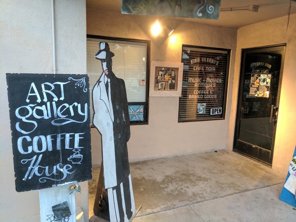 Max Bloom's Cafe Noir