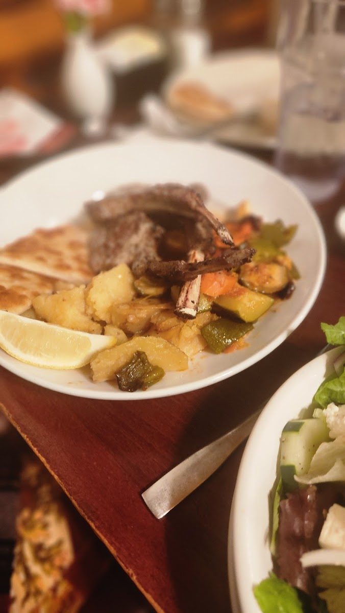 Samos Restaurant - 5