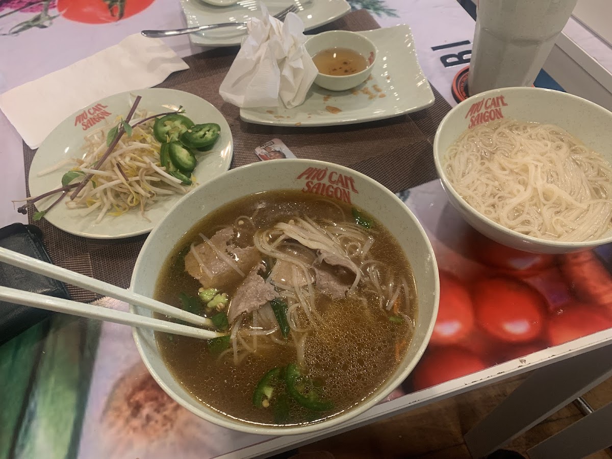 Phở & Café Saigon - 10