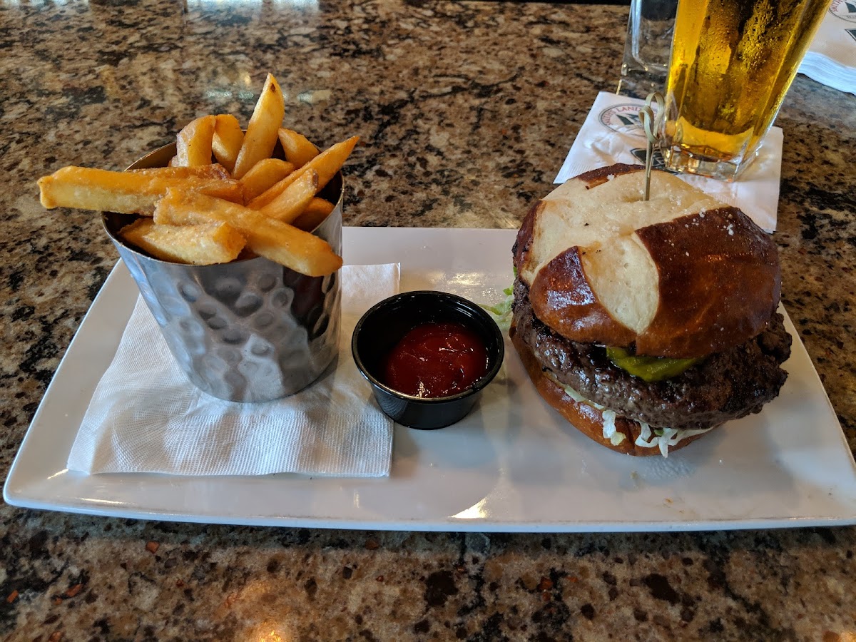 Zephyr Grill & Bar - 8