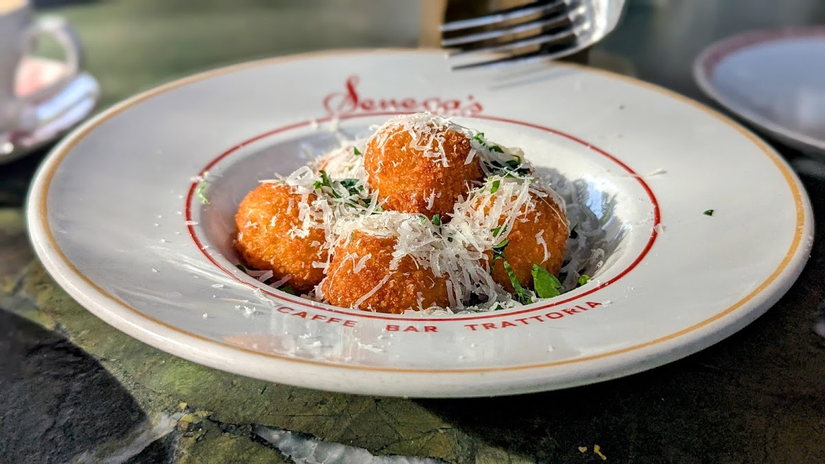 Seneca Trattoria - 5