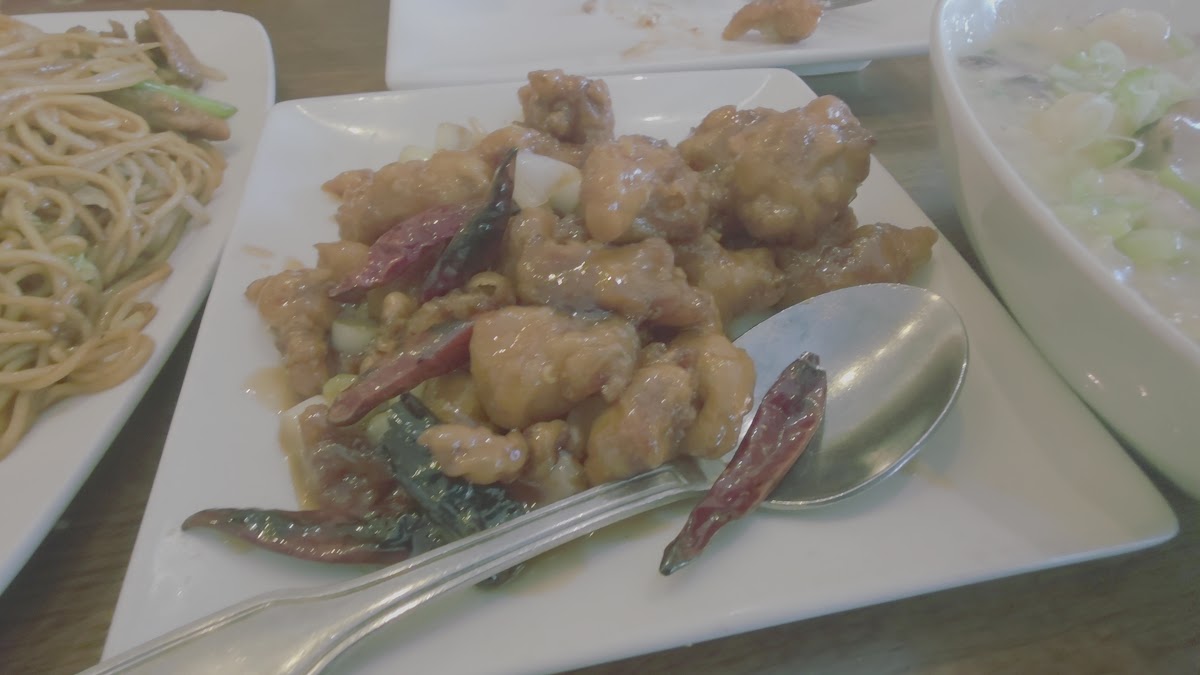 Chi's Chinese Cuisine - 2