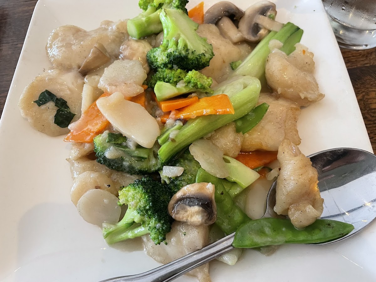 Chi's Chinese Cuisine - 3