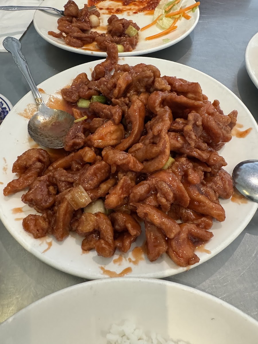 Peony Chinese Cuisine - 4