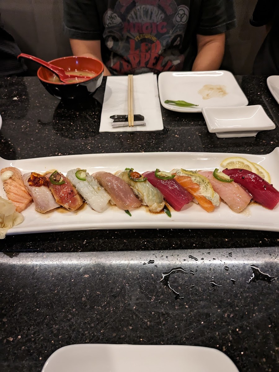 Omee J Fusion Sushi Bar & Grill - 9
