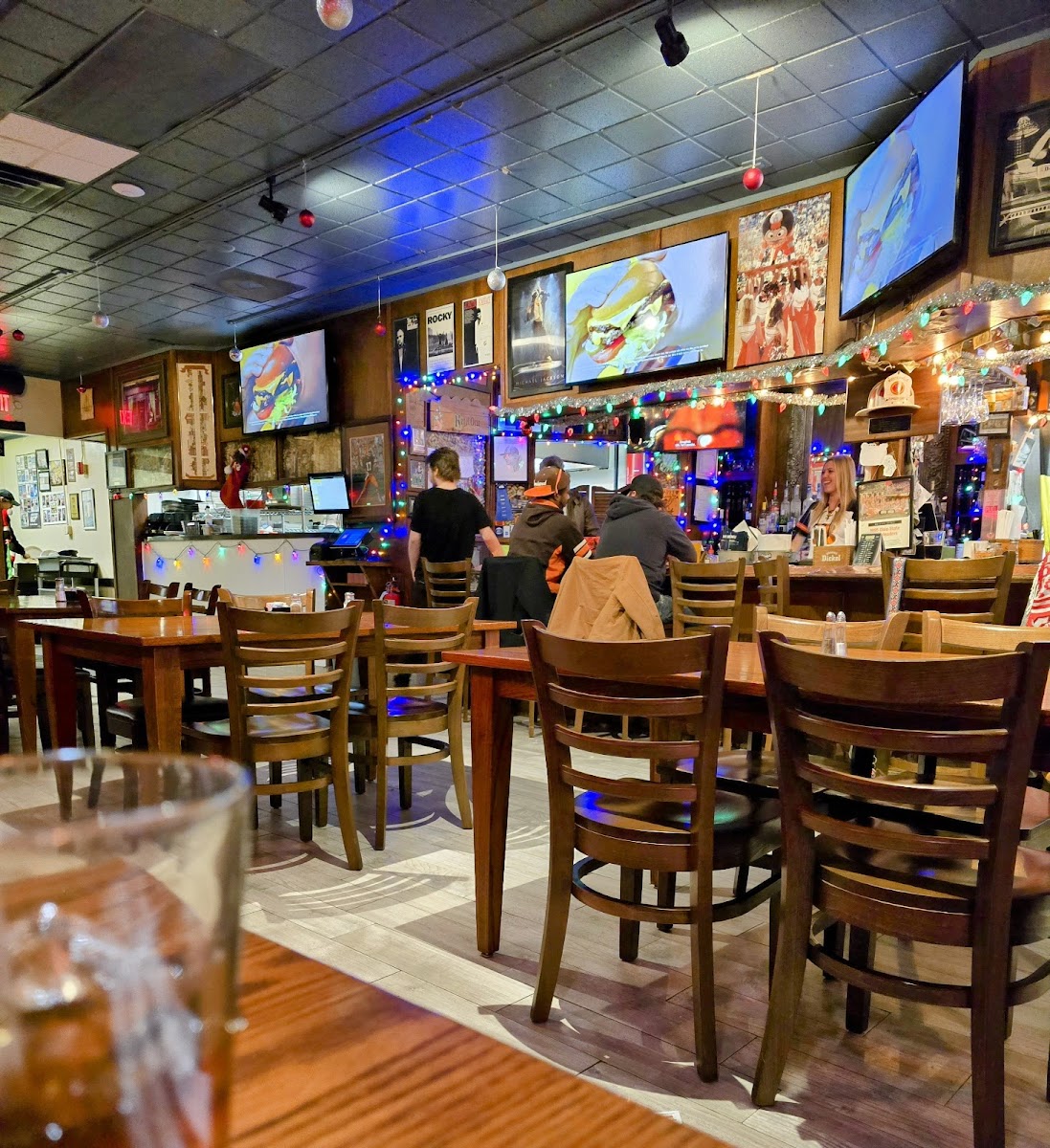 Jimmy V's Grill & Pub - 4