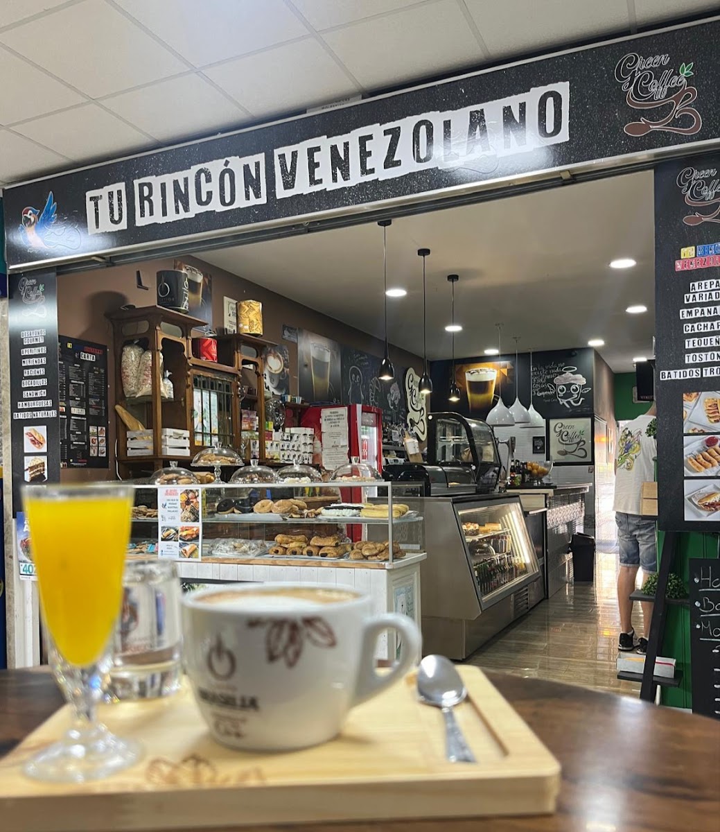 TU RINCON VENEZOLANO , CAFETERIA GREEN COFFEE