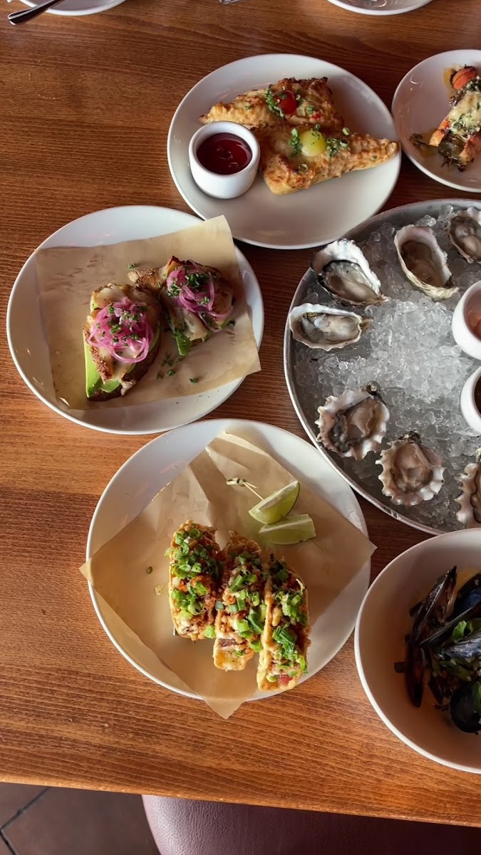 Elliott's Oyster House - 2