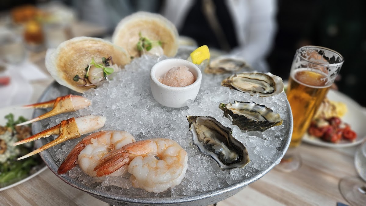 Elliott's Oyster House - 4