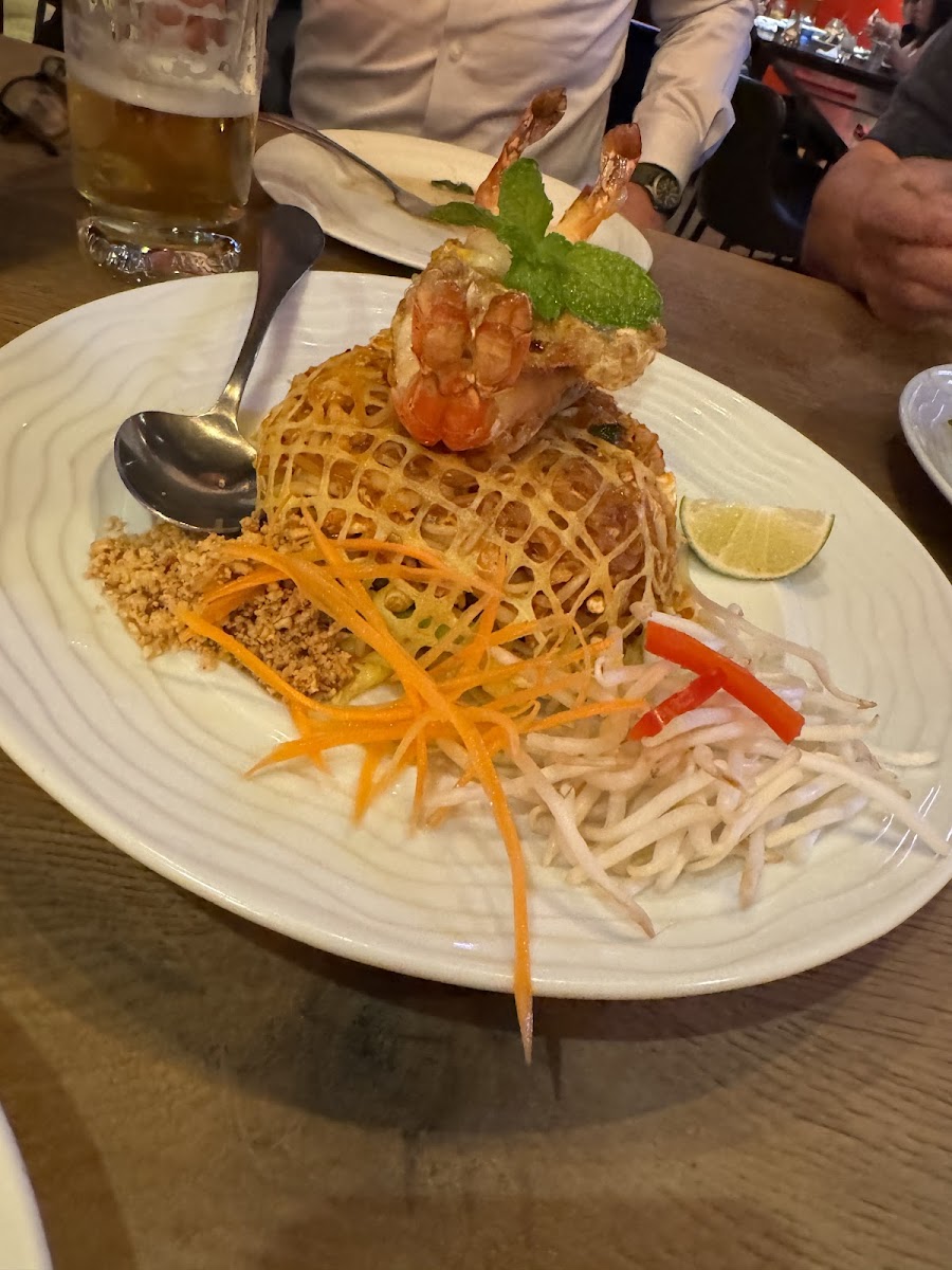 Arawan Thai Bistro and Dessert - 4
