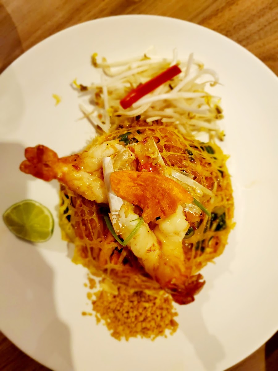 Arawan Thai Bistro and Dessert - 6