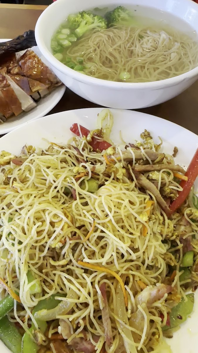 Hong Kong's Cafe 香 港 茶 餐 廳 - 2