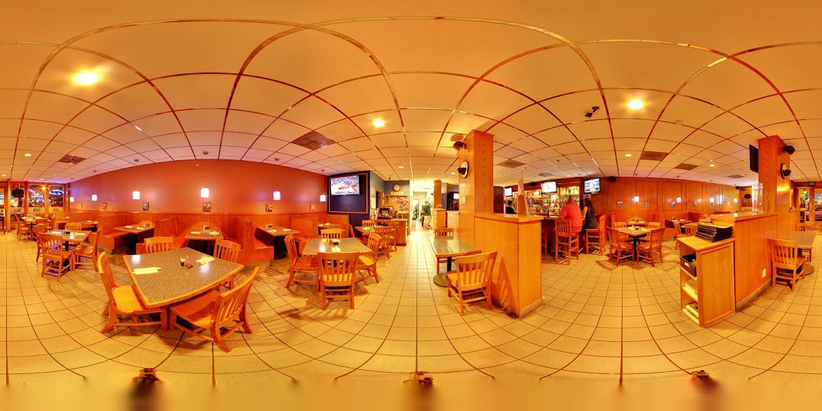 Caps Pizza & Bar - 4