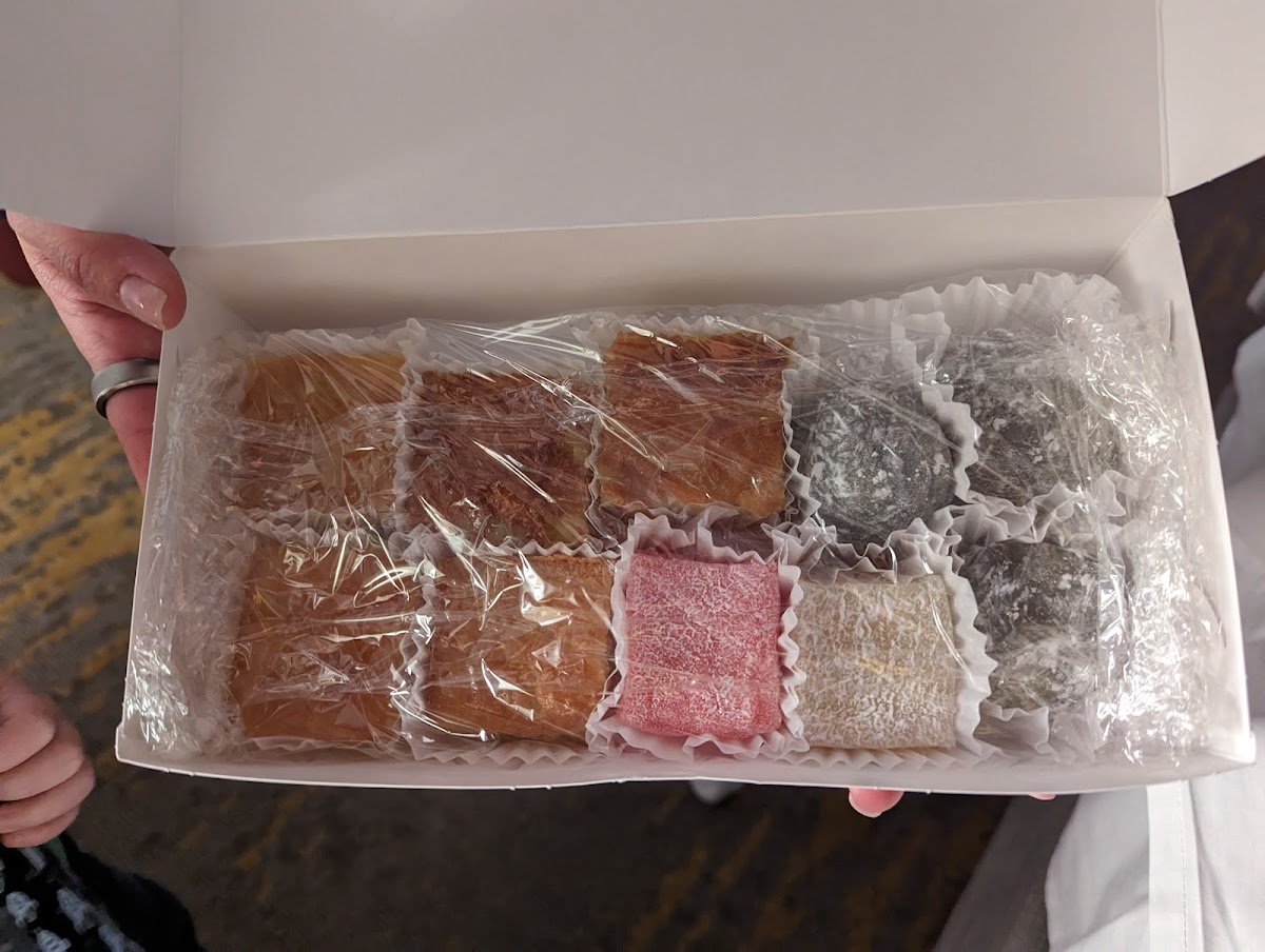 Shuei-Do Manju Shop - 6