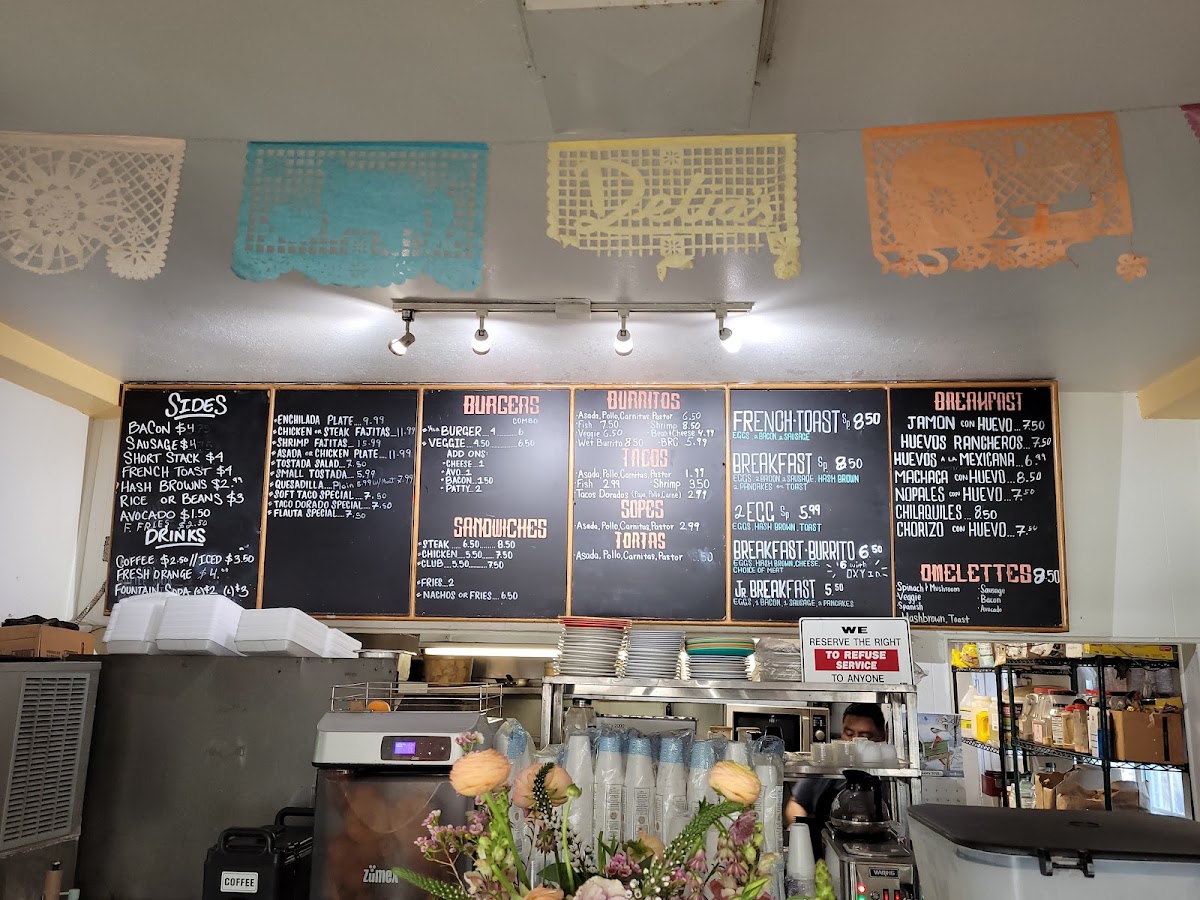 Delia's Restaurant - 10