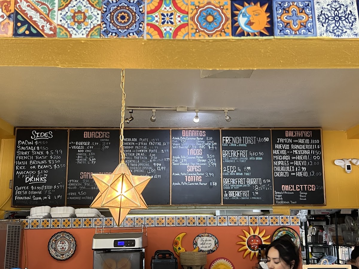 Delia's Restaurant - 4