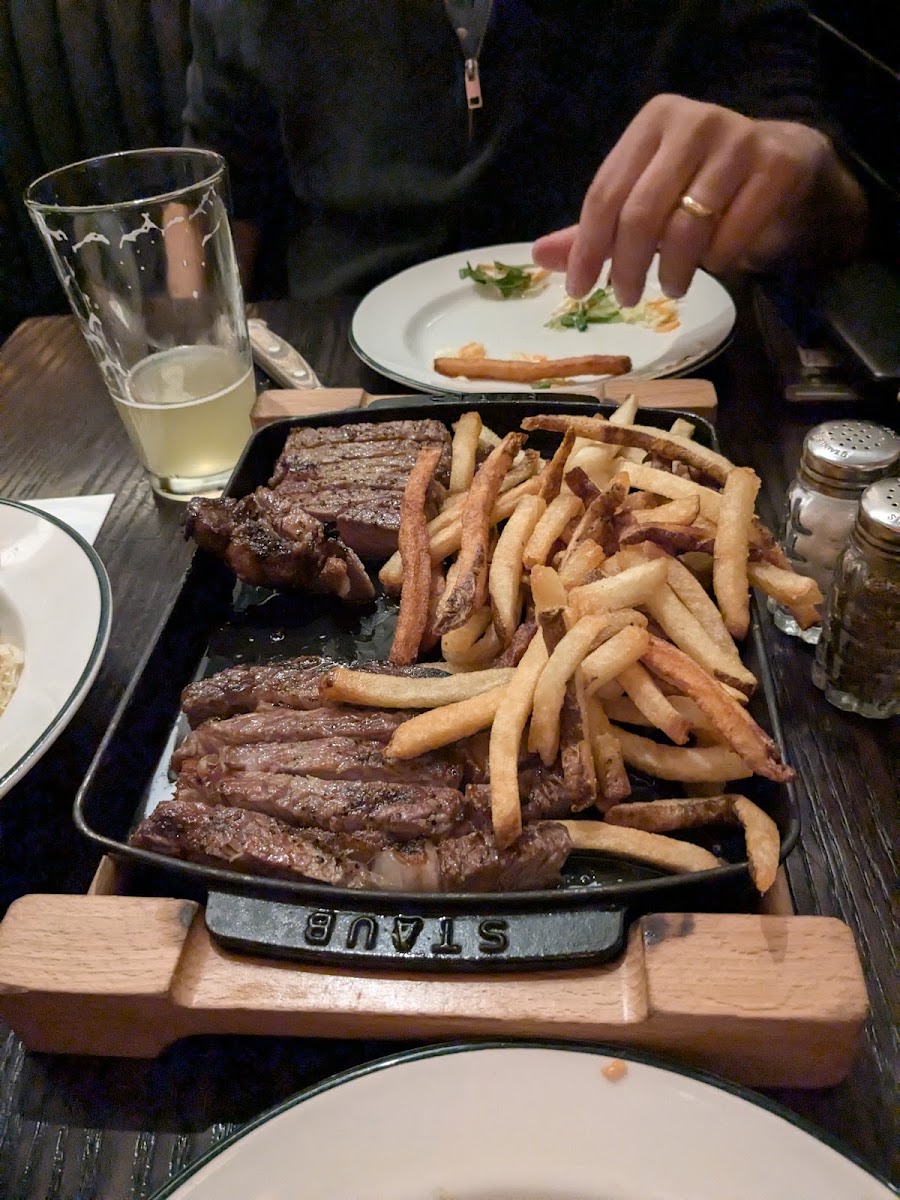 Legasea Bar & Grill - 5