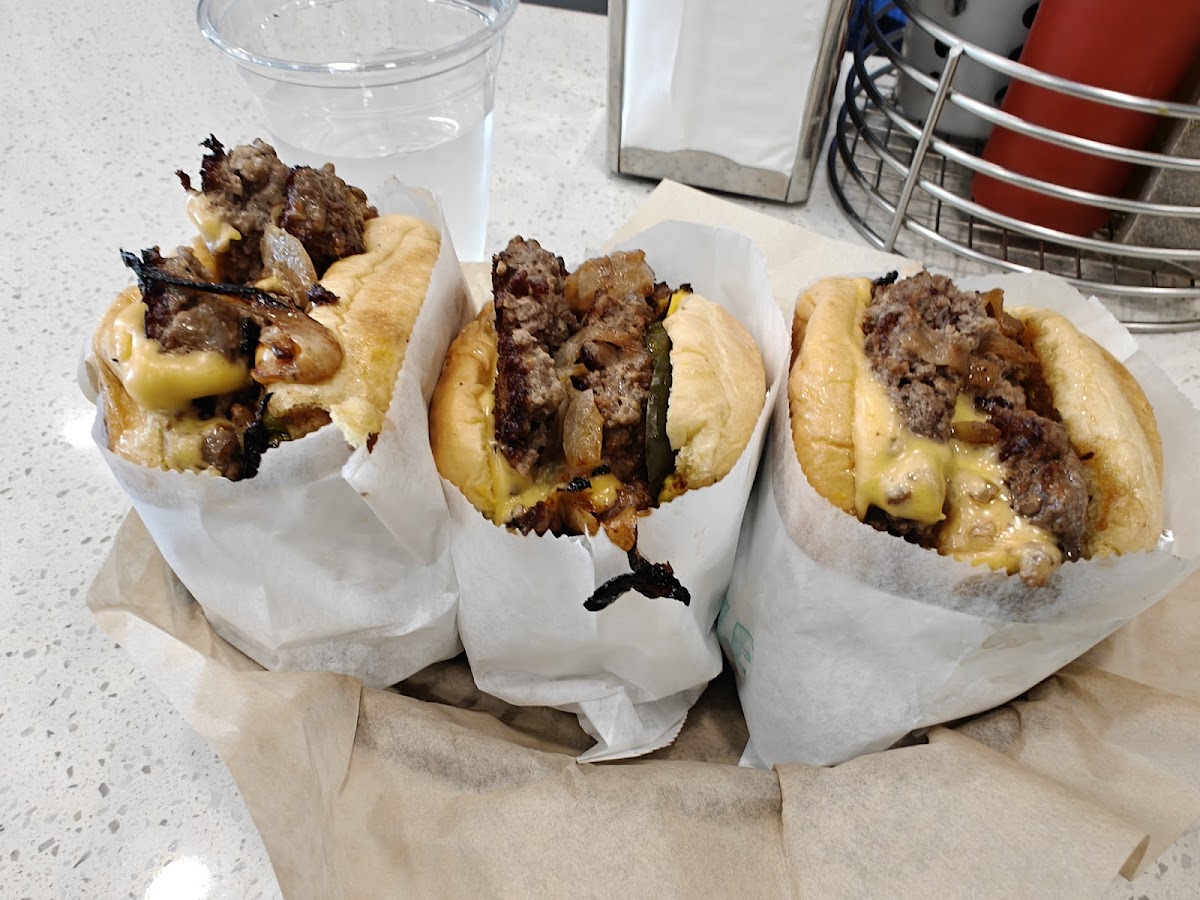 Nilly's Burgers - 3