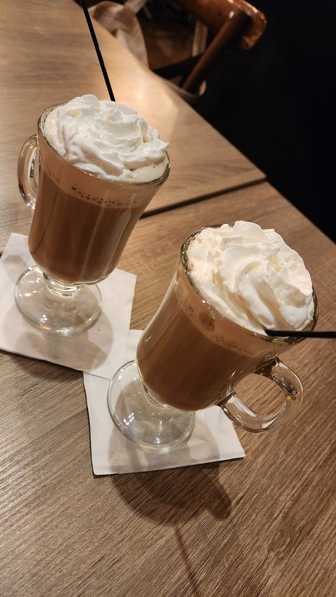 572 Social kitchen & lounge - 10