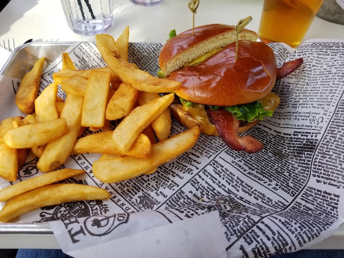 572 Social kitchen & lounge - 9