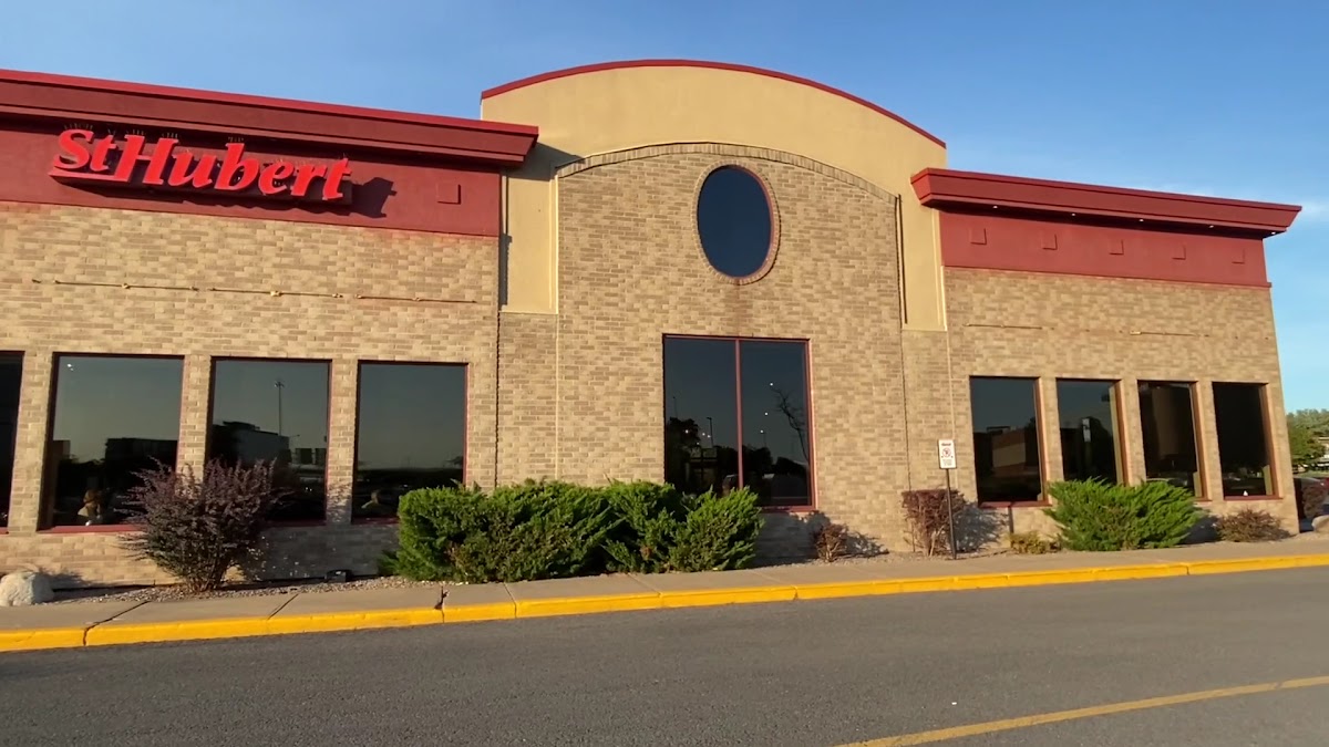 Restaurant et bar St-Hubert - 2