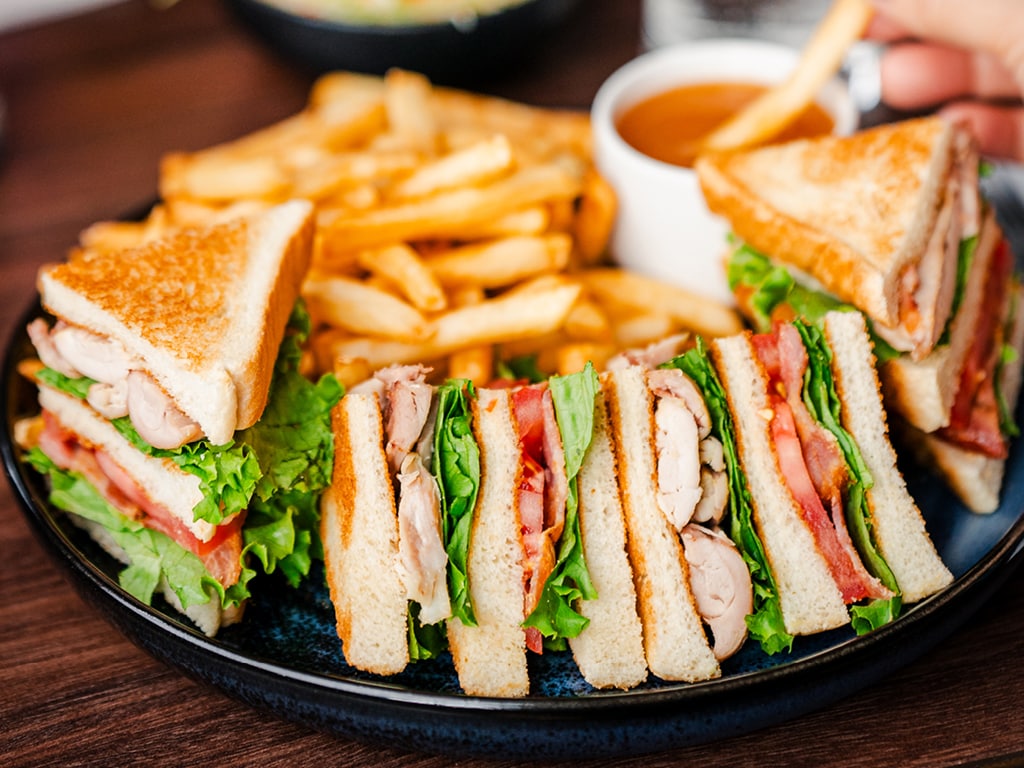 Restaurant et bar St-Hubert - 5