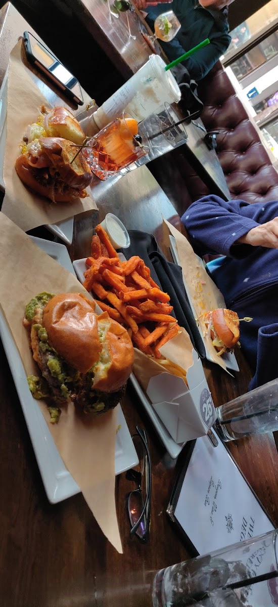 25 Degrees Huntington Beach - 8