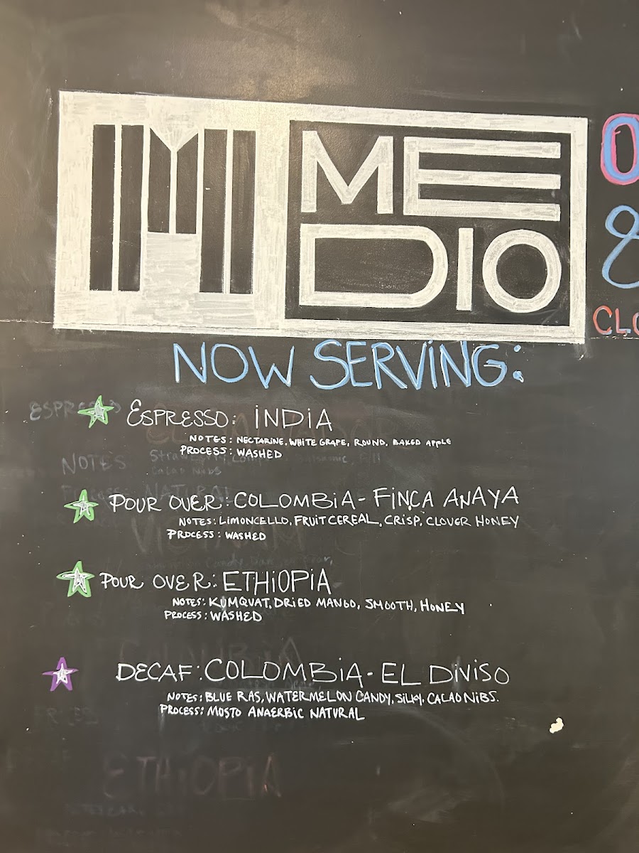 Medio Cafe - 5