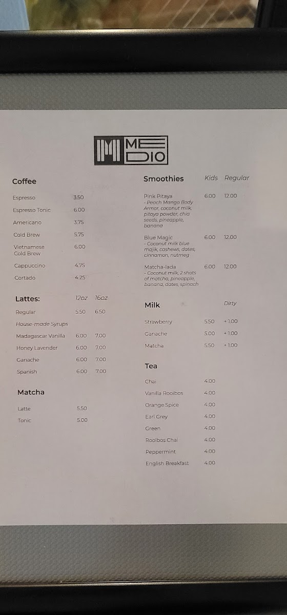 Medio Cafe - 9