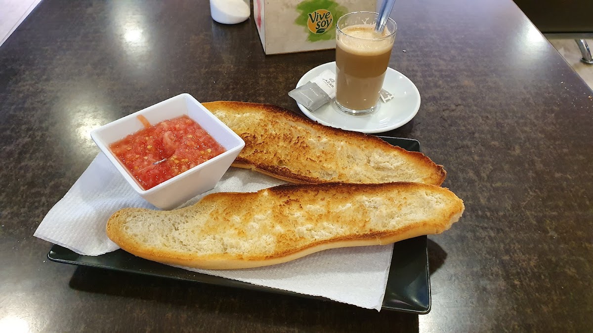 Cafetería La Plaza - 4