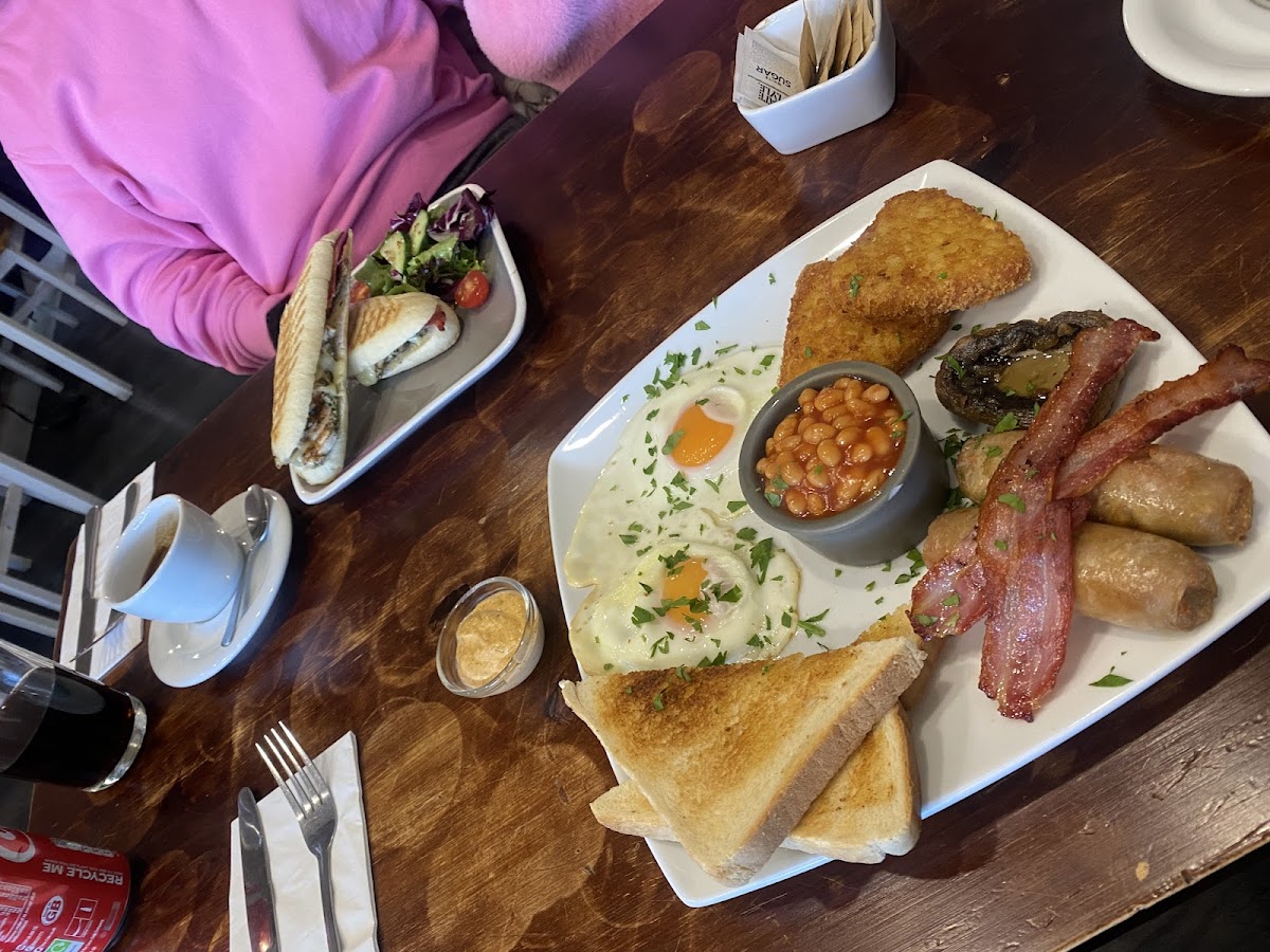The Convivial cafe - 5