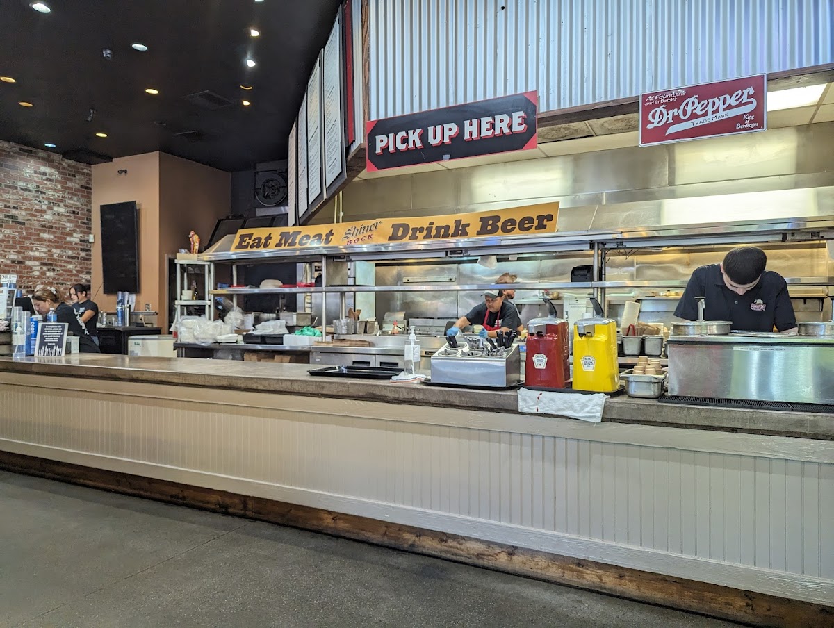 Armadillo Willy's BBQ - 3