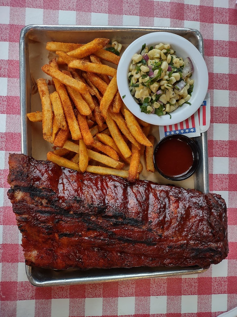 Armadillo Willy's BBQ - 7