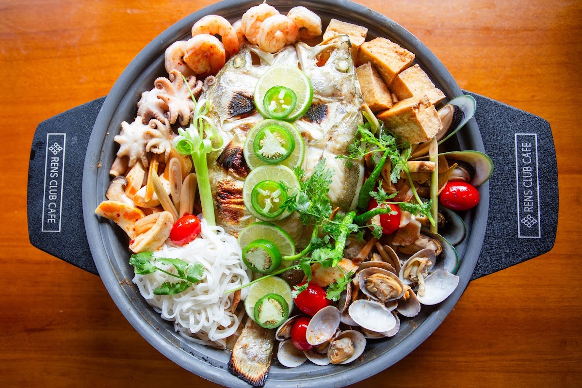 RENS Cafe & Bistro - 4