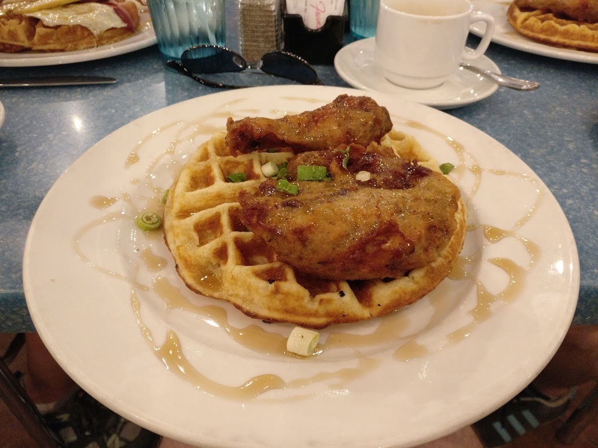 Fran's Restaurant and Bar - 8