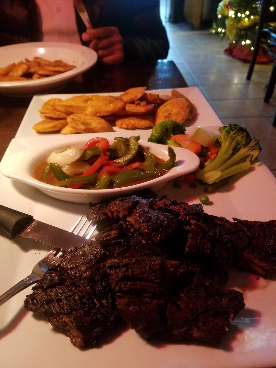 Caridad & Louie's Restaurant - 6