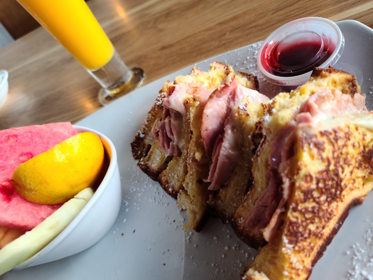 Broken Yolk Cafe - 8